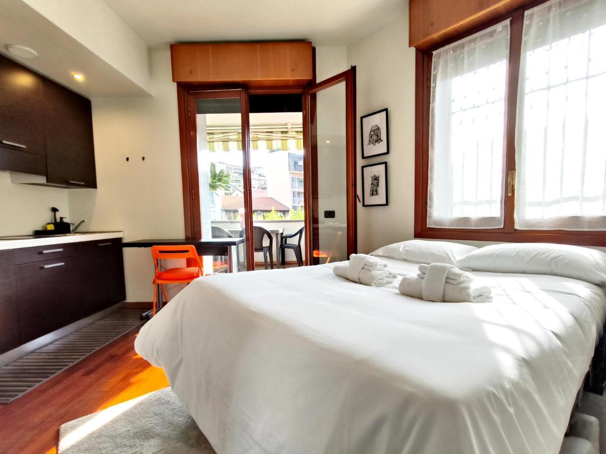 Exclusive And Unobtainable Big Terrace In Downtown With Ac, Wifi, Subway M1 And M2 In Shopping Area Mailand
